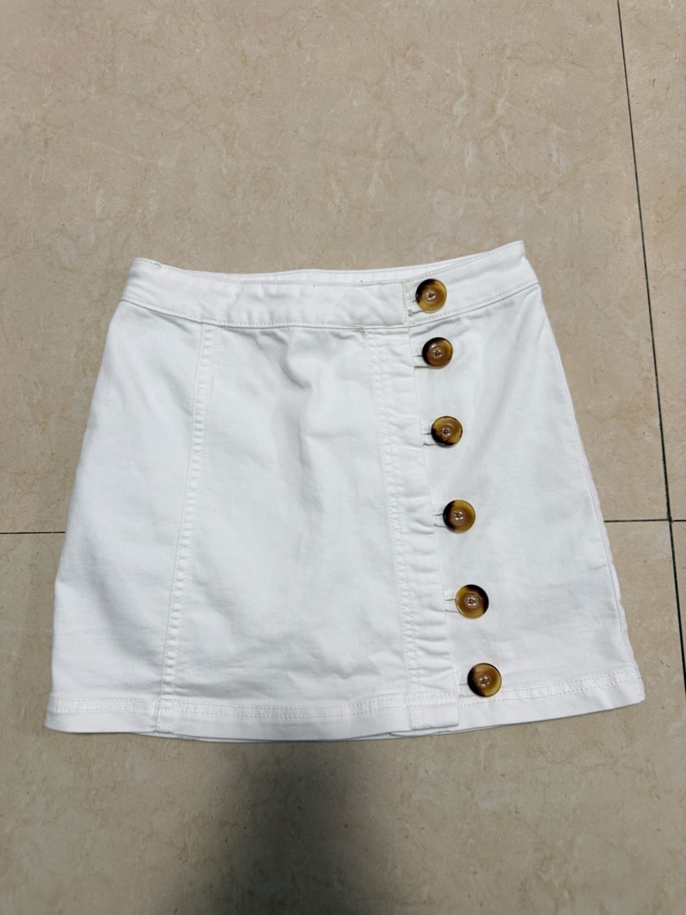 Free People White Cotton Shorts with Tortoise Buttons
